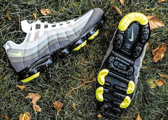 Buty sportowe męskie Nike Air VaporMax 95  (AJ7292-001)