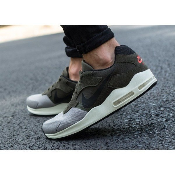 Nike Air Max Guile (916768-002)