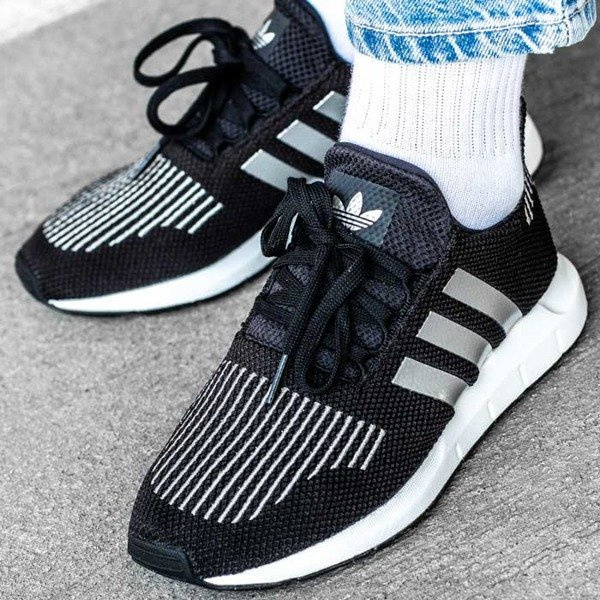 Adidas Swift Run (CQ2597)