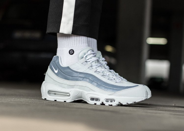 Nike Air Max 95 Essential (749766-036)