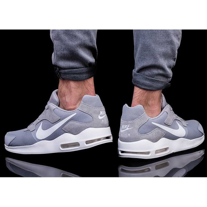 Nike Air Guile (916768-001)