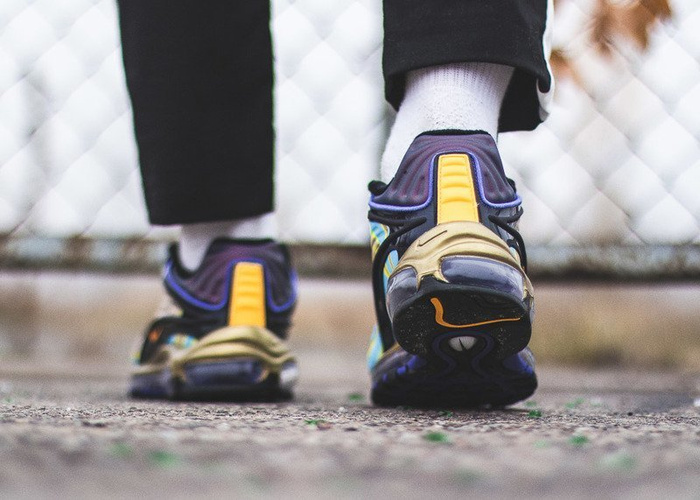 Nike Air Max Deluxe (AJ7831-400)