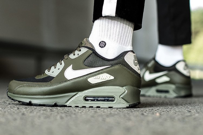 Nike Air Max 90 Essential (537384-309)