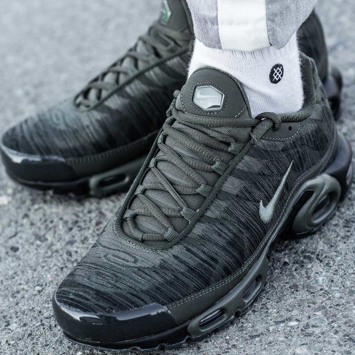 Nike Air Max Plus TN (845006-300)