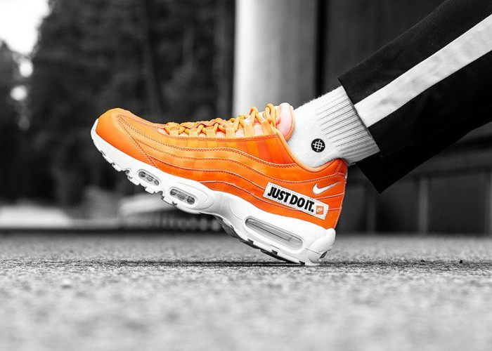 Nike Air Max 95 SE (AV6246-800)