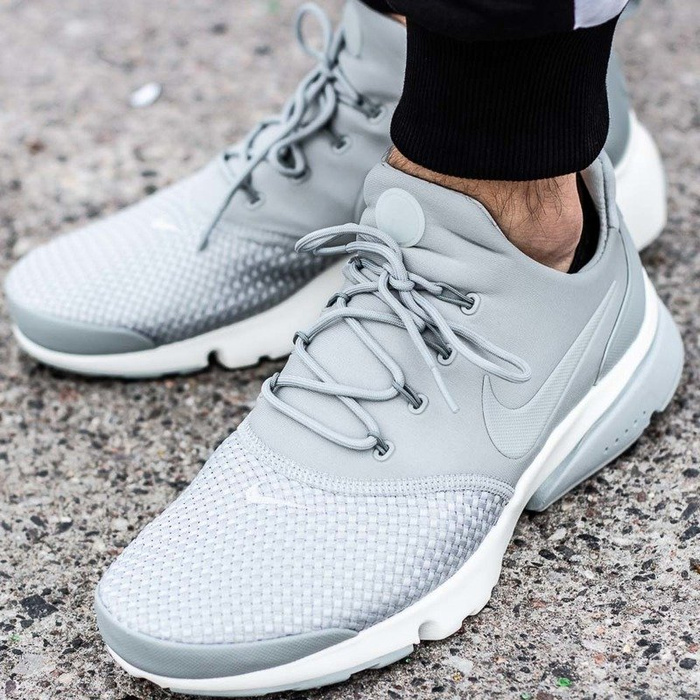 Nike Presto Fly SE (908020-009)