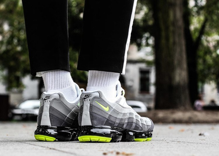 Buty sportowe męskie Nike Air VaporMax 95  (AJ7292-001)