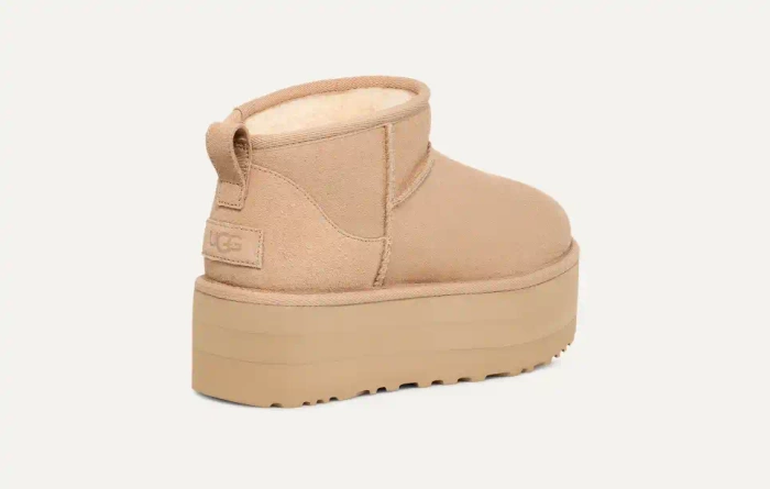 UGG W CLASSIC ULTRA MINI PLATFORM 