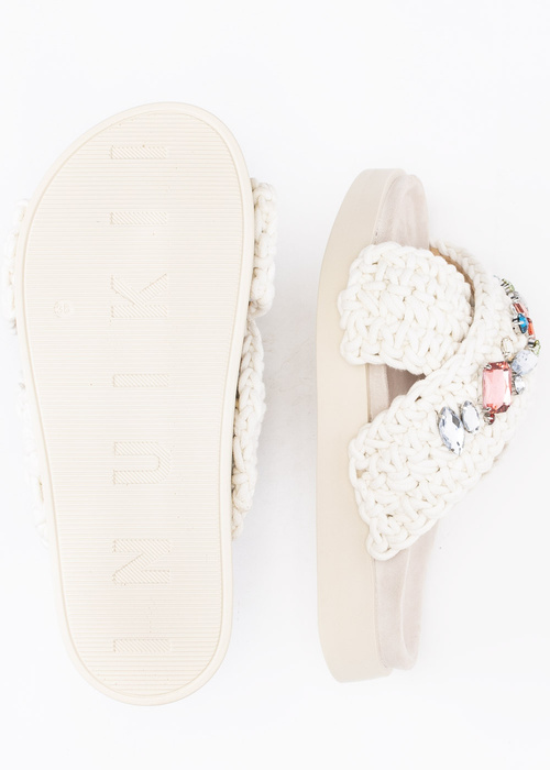 INUIKII WOVEN STONES