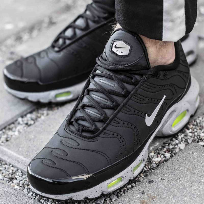 Nike Air Max Plus Premium (815994-003)