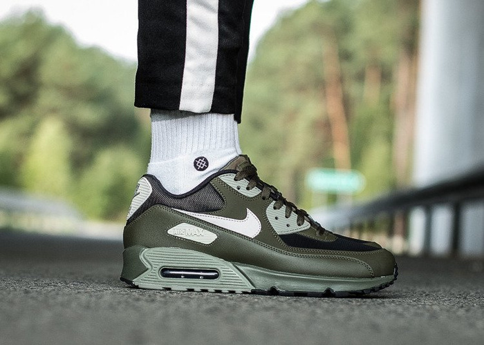 Nike Air Max 90 Essential (537384-309)