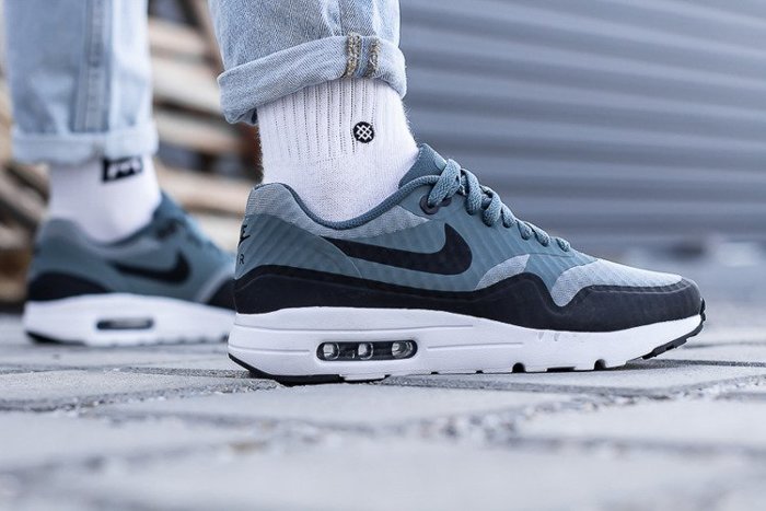 Nike Air Max 1 Ultra Essential (819476-007)