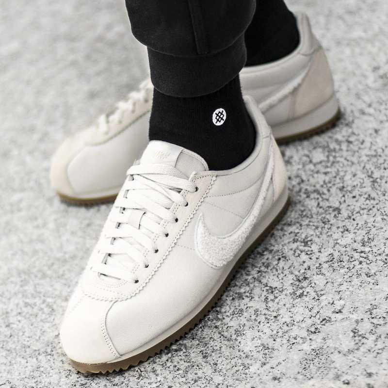 Nike Classic Cortez SE (902801-007)