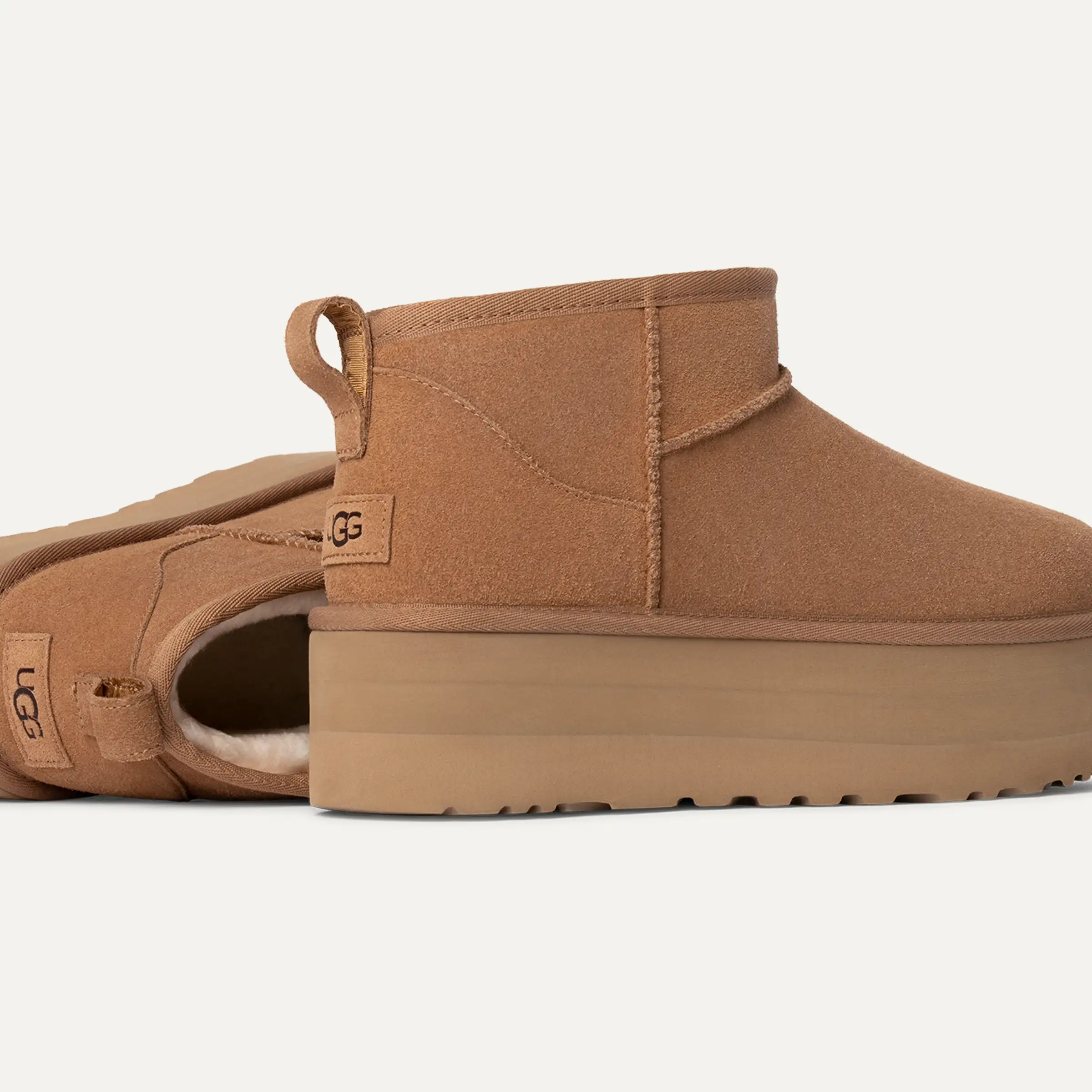 UGG W CLASSIC ULTRA MINI PLATFORM 